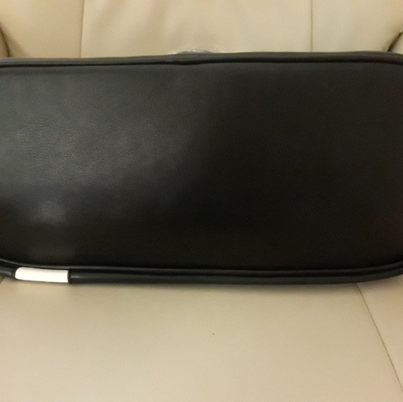 NWT! Classy Justfab black and white tote bag - Picture 4 of 4